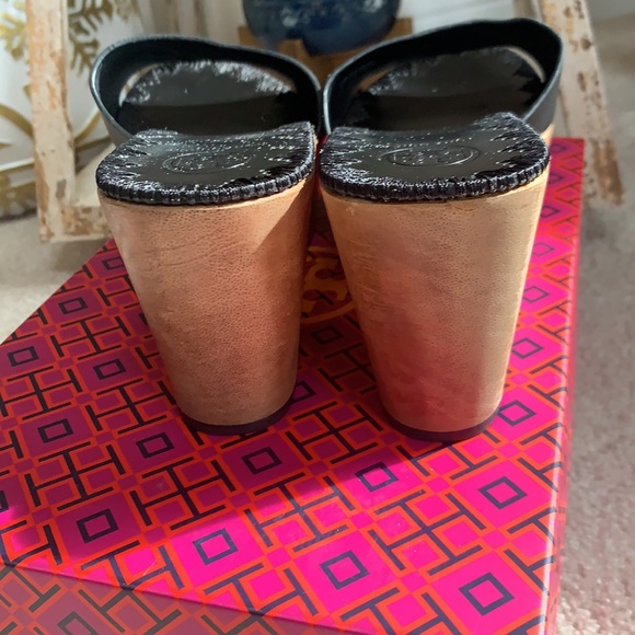 TORY BURCH WEDGE SLIDE BLACK Size 7.5 - Picture 9 of 15